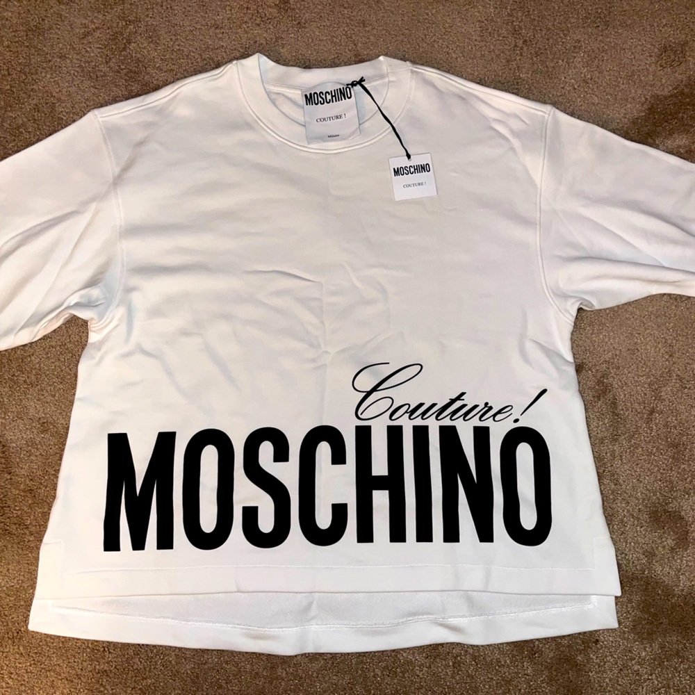 ***NEW*** Moschino sweatshirt